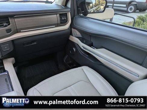 Used 2023 Ford Expedition Limited image 15