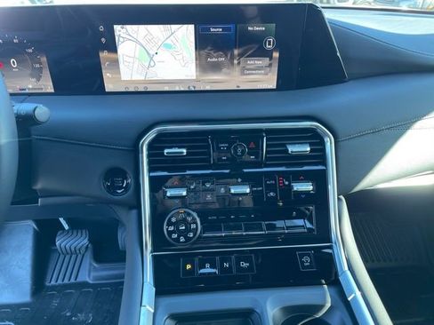 New 2025 Nissan Armada SL image 21