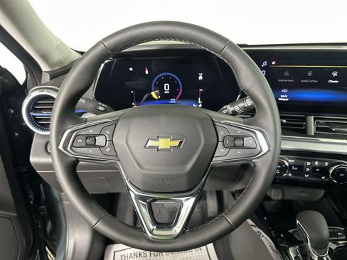 New 2026 Chevrolet Trax LT w/ LT Convenience Package FWD image 12