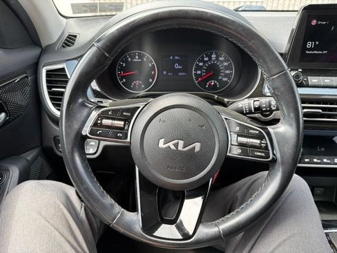 Used 2022 Kia Seltos S AWD/4WD image 23