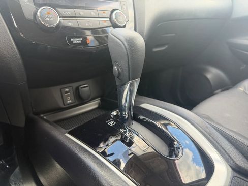 Used 2015 Nissan Rogue SL w/ SL Premium Package AWD/4WD image 27