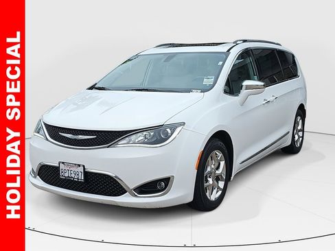 Used 2017 Chrysler Pacifica Limited w/ UConnect Theater Package image 7