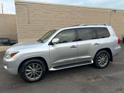 Used 2010 Lexus LX 570 4WD image 8