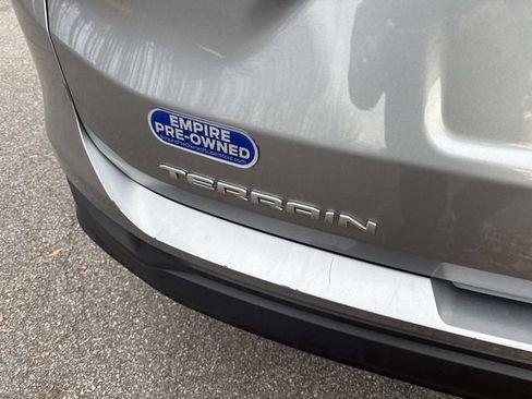 Used 2024 GMC Terrain SLE image 6