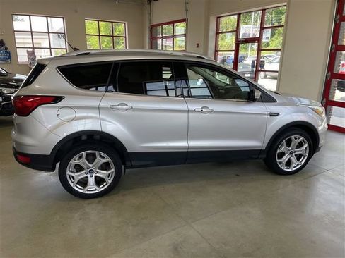Used 2019 Ford Escape Titanium AWD/4WD image 8