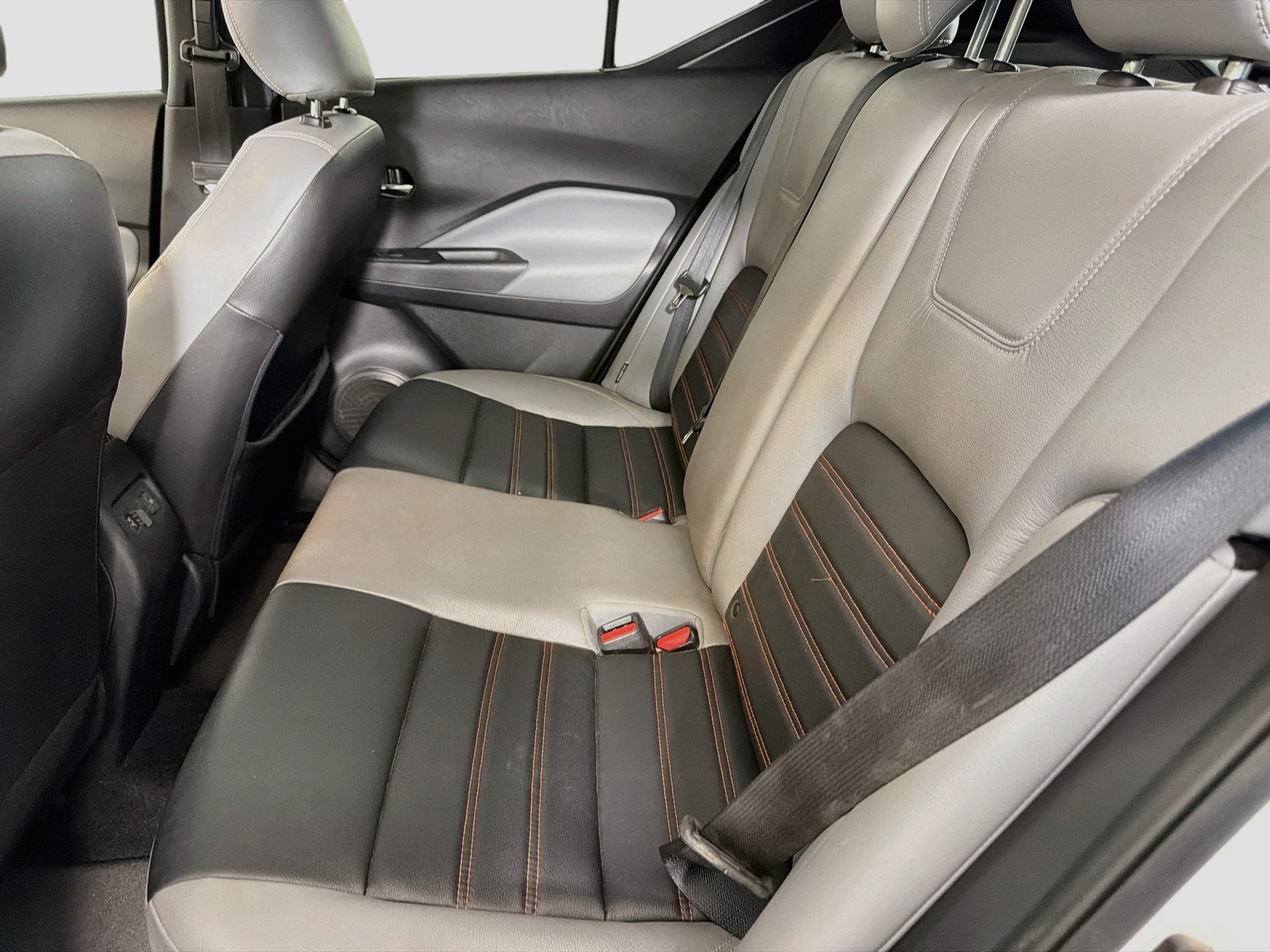 Used 2021 Nissan Kicks SR w/ SR Premium Package FWD image 24