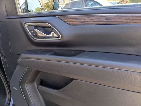 Used 2023 Chevrolet Suburban Premier image 33