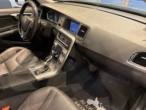 Used 2018 Volvo S60 T5 Dynamic w/ Vision Package image 29