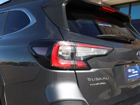 Used 2025 Subaru Outback Limited image 18