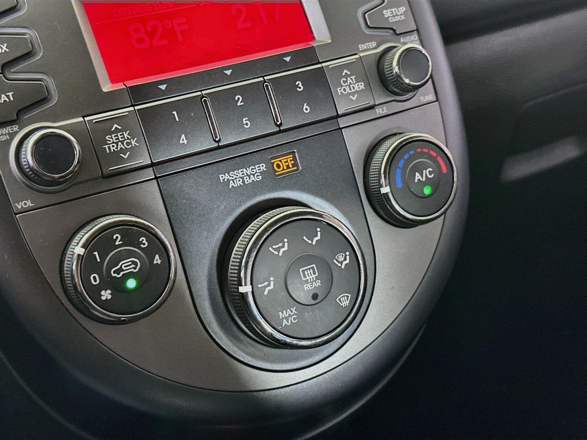 Used 2011 Kia Soul + FWD image 21