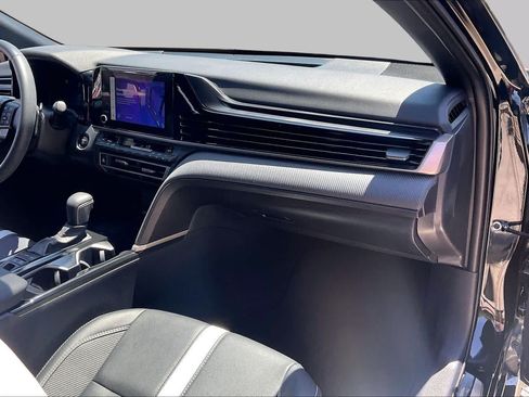 Used 2025 Toyota Camry SE w/ Convenience Package FWD image 19