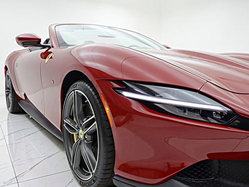 Used 2026 Ferrari Roma Spider RWD image 22