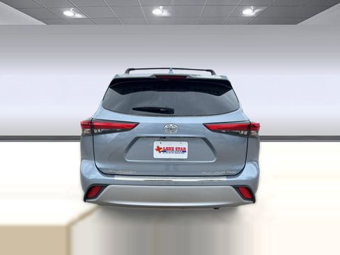Used 2021 Toyota Highlander Platinum image 10