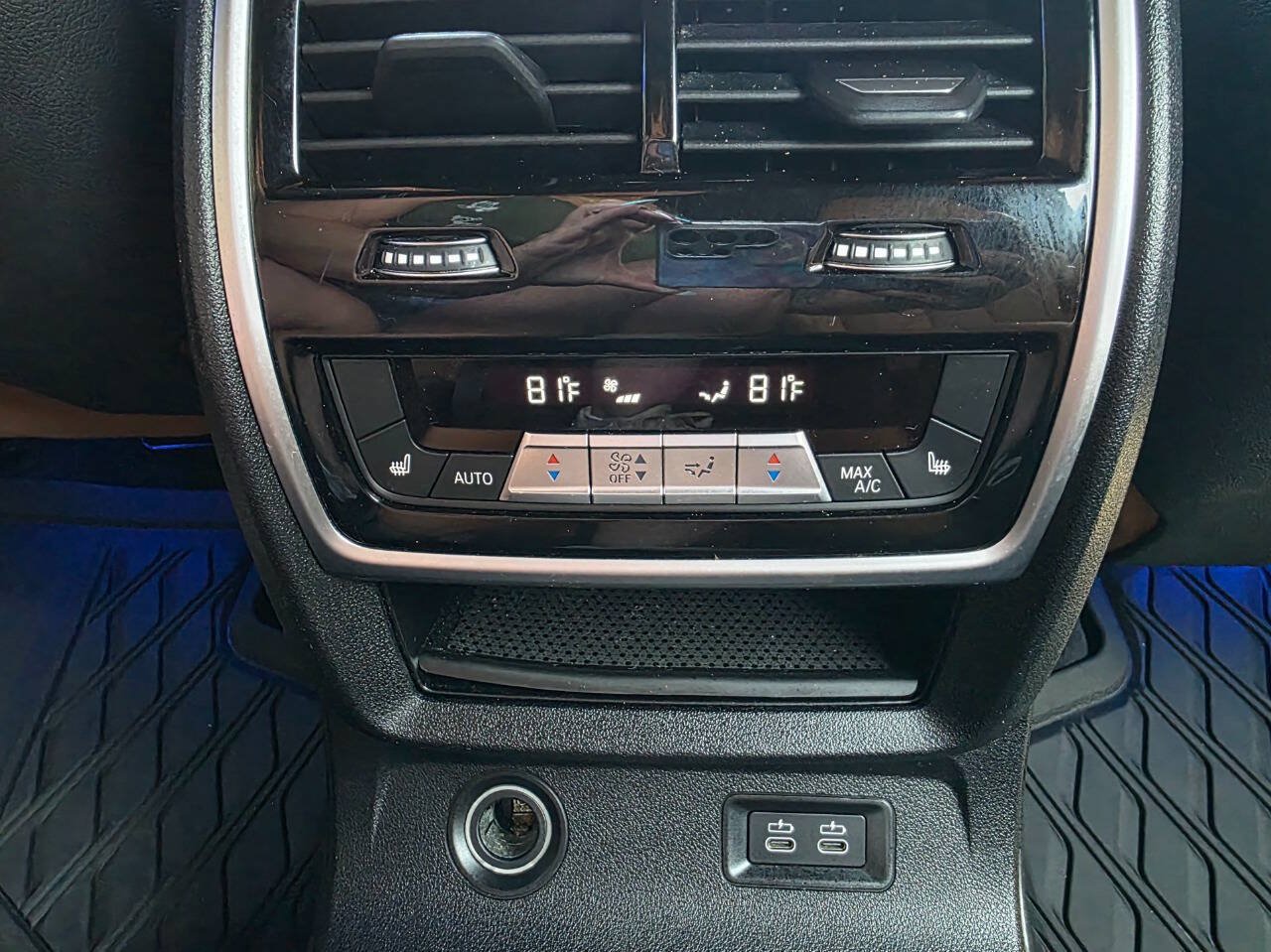 Used 2020 BMW X7 xDrive40i w/ M Sport Package AWD/4WD image 48