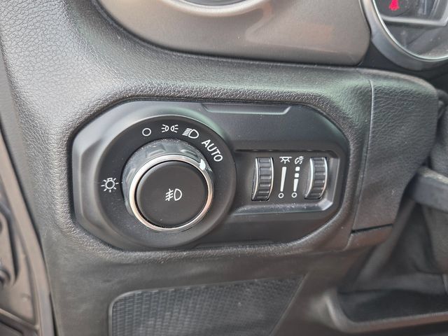 Used 2021 Jeep Wrangler Unlimited Sahara AWD/4WD image 30