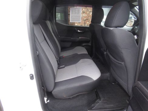 Used 2020 Toyota Tacoma TRD Sport image 8