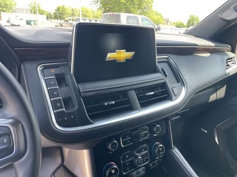 Used 2024 Chevrolet Suburban Premier AWD/4WD image 13