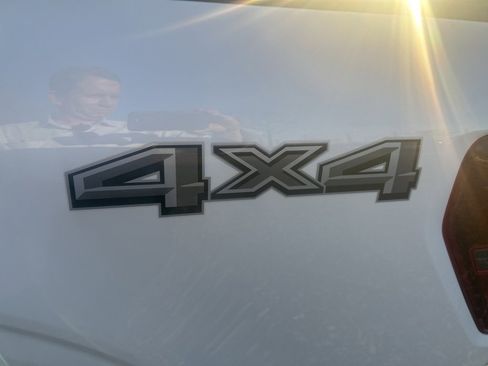 Used 2025 Ford F150 Lariat w/ Equipment Group 501A Mid image 9