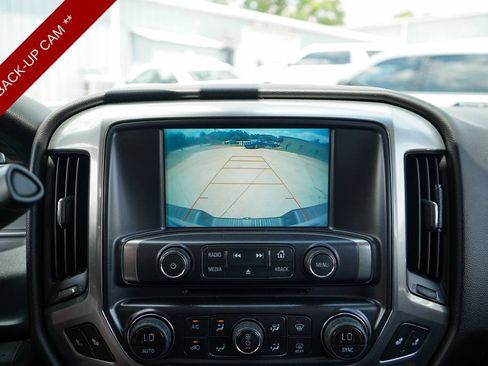 Used 2018 Chevrolet Silverado 1500 LT w/ Texas Edition AWD/4WD image 11