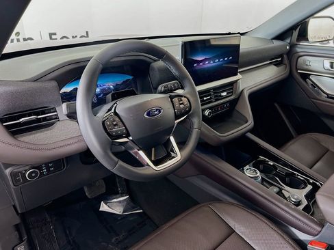 New 2026 Ford Explorer Platinum image 3