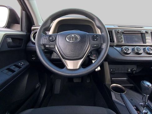 Used 2014 Toyota RAV4 LE FWD image 6