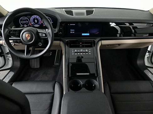 New 2025 Porsche Panamera 4 image 19
