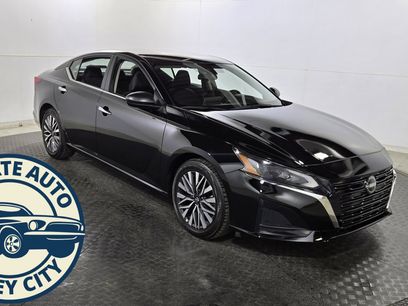 Used 2024 Nissan Altima 2.5 SV