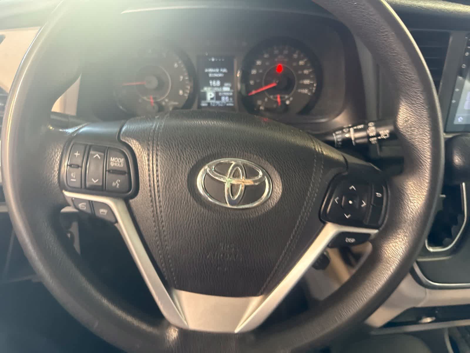 Used 2016 Toyota Sienna LE FWD image 19
