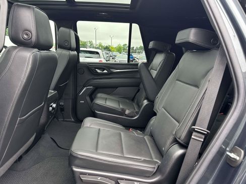 Used 2022 GMC Yukon Denali w/ Denali Premium Package AWD/4WD image 8