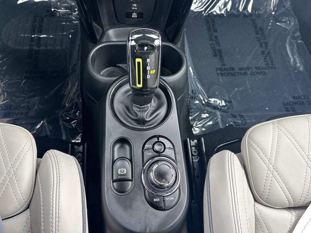 Used 2024 MINI Cooper SE FWD image 15