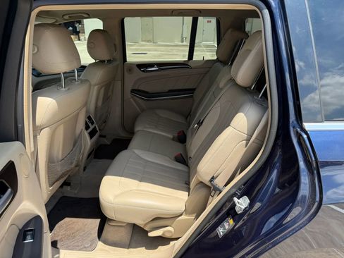 Used 2014 Mercedes-Benz GL 450 4MATIC image 22