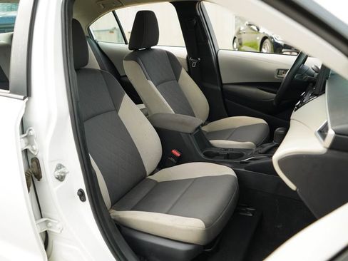 Used 2023 Toyota Corolla LE FWD image 13