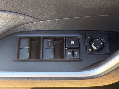Used 2025 Toyota RAV4 LE AWD/4WD image 14