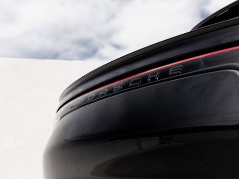 Certified 2021 Porsche Cayenne Coupe image 12