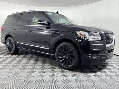Used 2021 Lincoln Navigator Reserve image 7