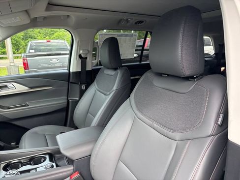 New 2026 Ford Explorer Active w/ Active Comfort Package AWD/4WD image 10