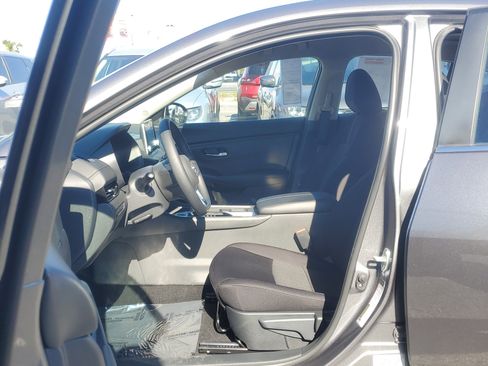 Certified 2025 Nissan Sentra SV w/ Trunk Package image 14