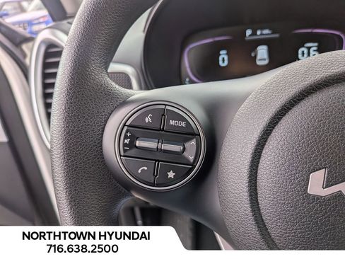 Used 2023 Kia Soul LX FWD image 24