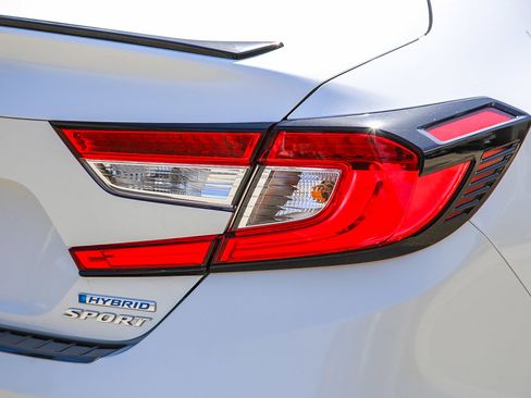 Used 2022 Honda Accord Sport image 9