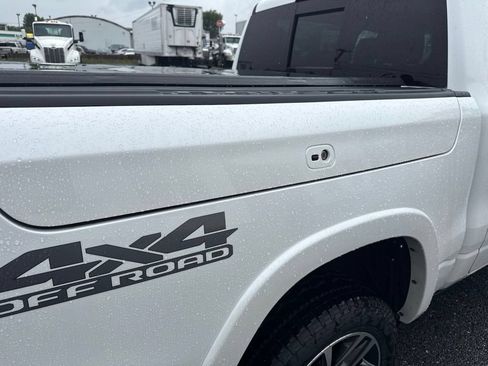 Used 2025 RAM 1500 Limited AWD/4WD image 11