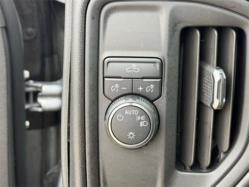 Used 2024 Chevrolet Silverado 1500 Custom image 16
