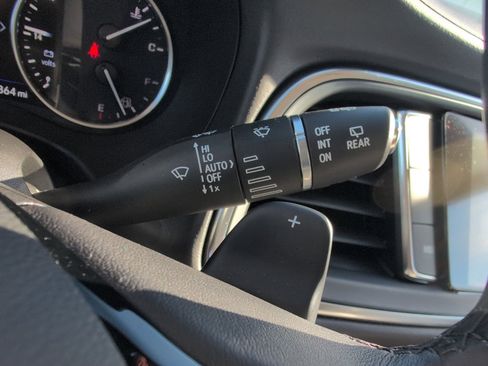 Used 2023 Buick Enclave Avenir w/ Avenir Technology Package image 31