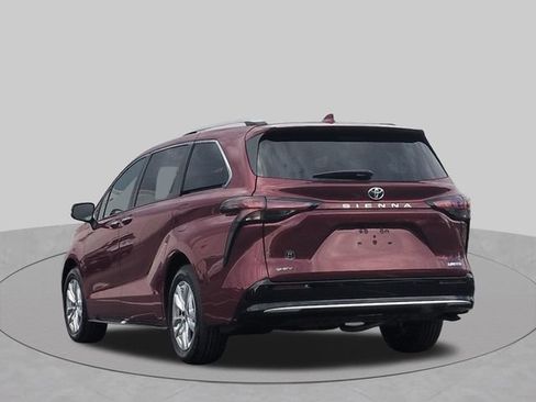 Certified 2026 Toyota Sienna Limited FWD image 8