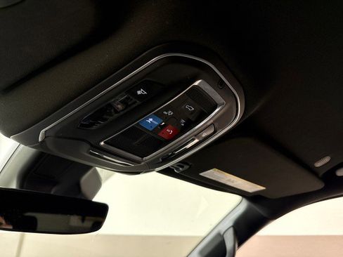 Used 2022 Jeep Wagoneer Series III w/ Rear Seat Video Group 1 image 31