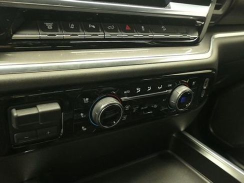 Used 2024 Chevrolet Silverado 2500 High Country w/ High Country Premium Package AWD/4WD image 20