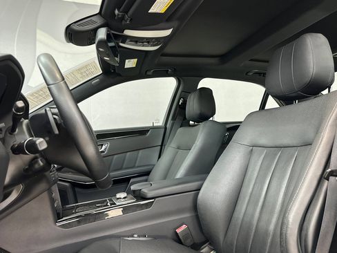 Used 2011 Mercedes-Benz E 550 Sedan w/ Premium 2 Pkg image 5