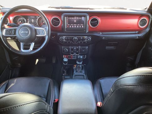 Used 2021 Jeep Gladiator Rubicon w/ Cold Weather Group image 4