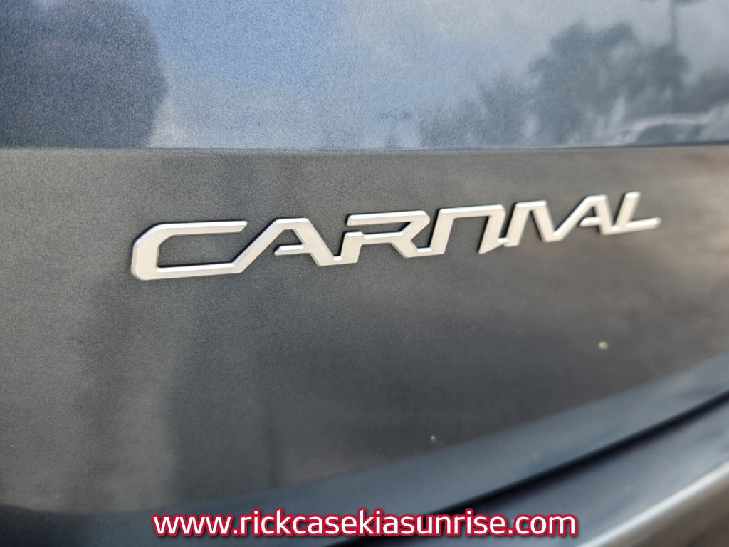 Used 2023 Kia Carnival SX Prestige FWD image 16