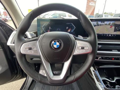 Used 2024 BMW X7 xDrive40i w/ Parking Assistance Package AWD/4WD image 26