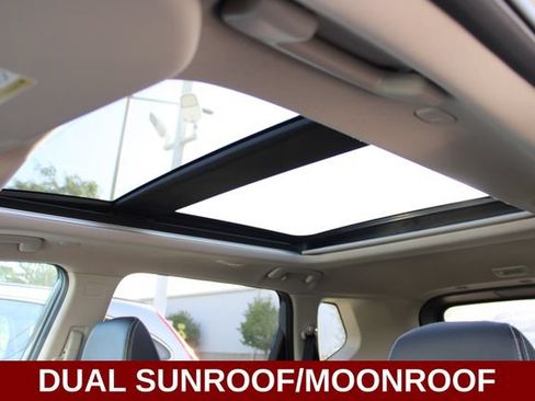 Used 2023 Nissan Rogue SL AWD/4WD image 7